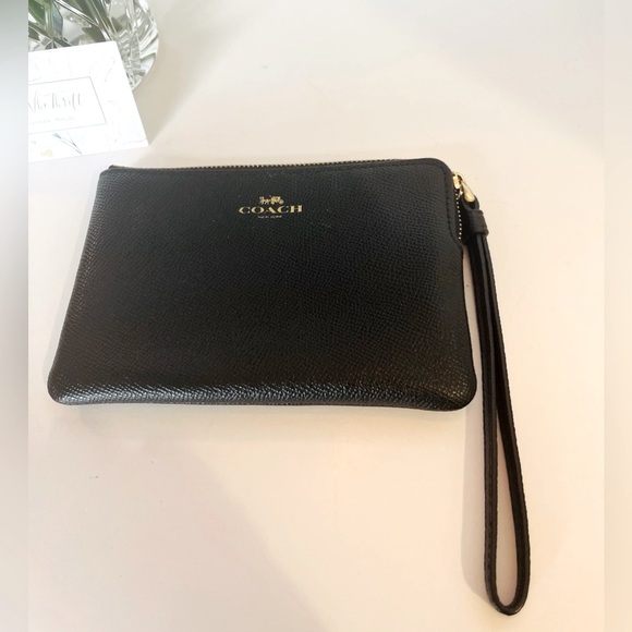 COACH Corner Zip Wristlet Wallet Crossgrain Leather Black w Brass Zipper - Picture 8 of 10